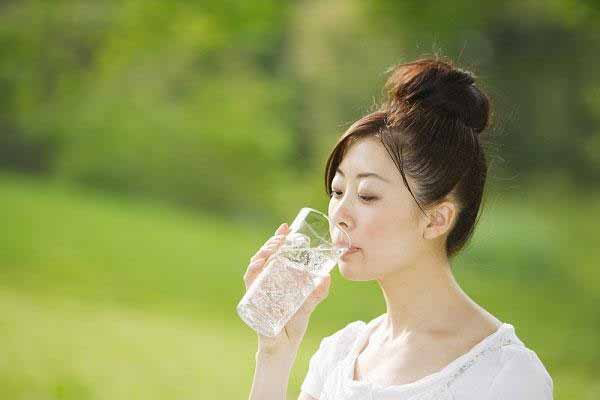 Sử dụng máy lọc nước điện giải nhập khẩu từ Nhật Bản
